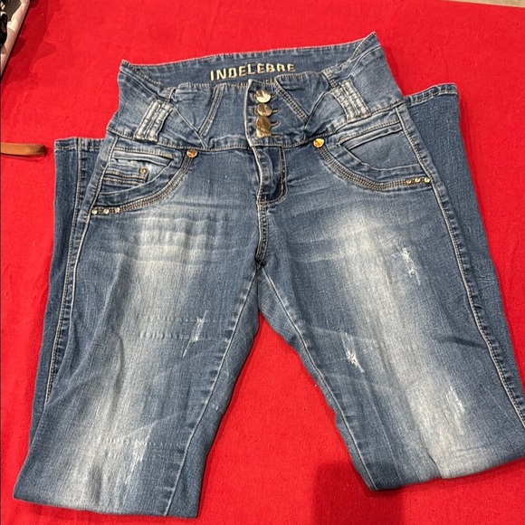 indelebre Denim - High Rise Blue Jeans with Vintage-Inspired Fade